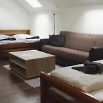 V Soukromi U Podebrad 3* Opolany